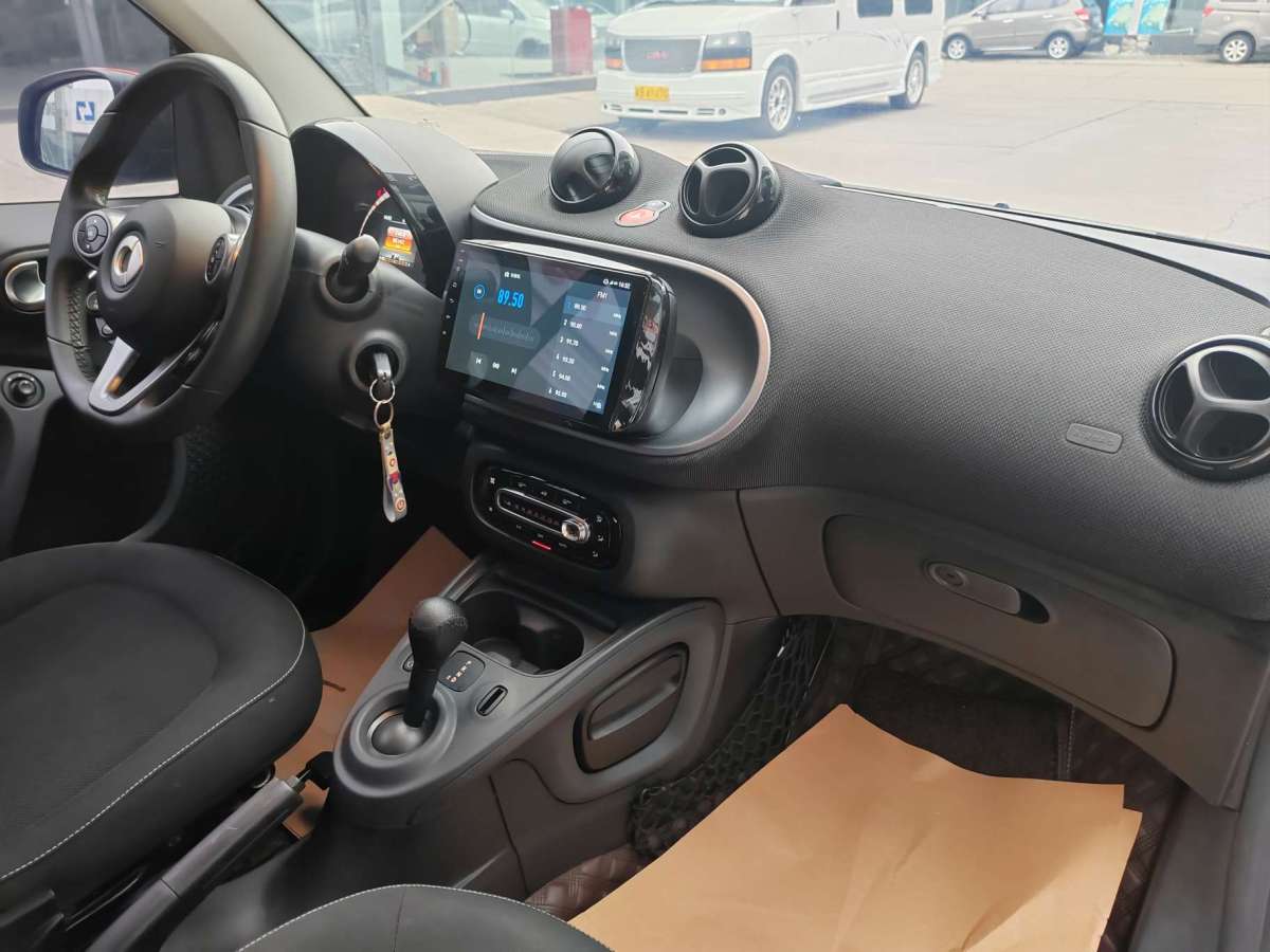 2018年07月smart fortwo  2018款 1.0L 52千瓦硬頂靈動版