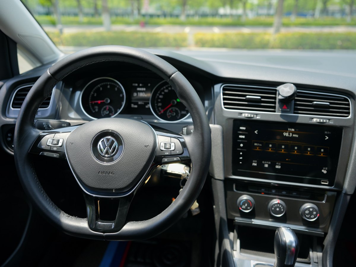2020年3月大眾 高爾夫  2019款  200TSI DSG舒適進(jìn)取版 國(guó)VI