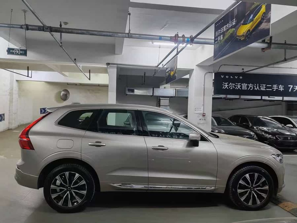 沃爾沃 XC60  2024款 B5 四驅(qū)智遠豪華版圖片
