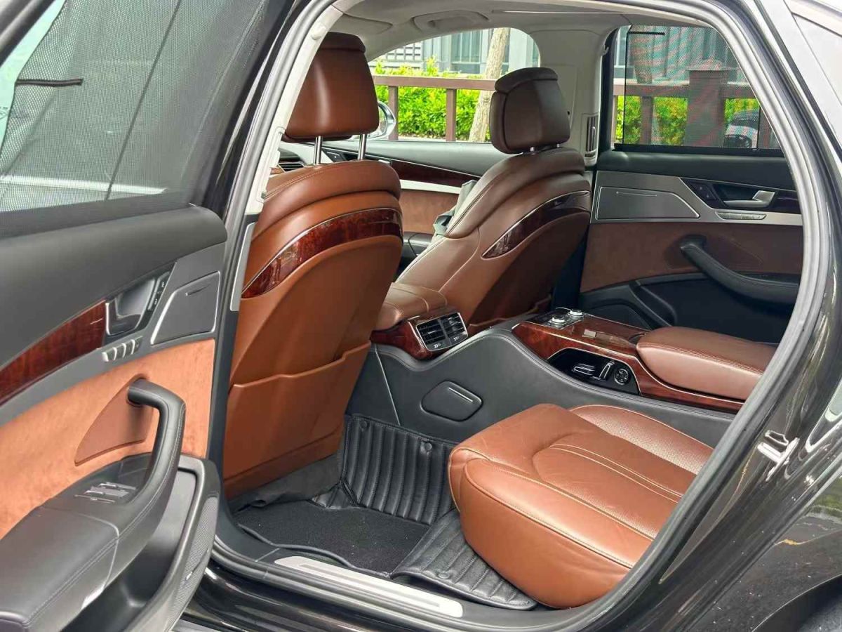奧迪 奧迪A8  2012款 A8L 45 TFSI quattro豪華型圖片