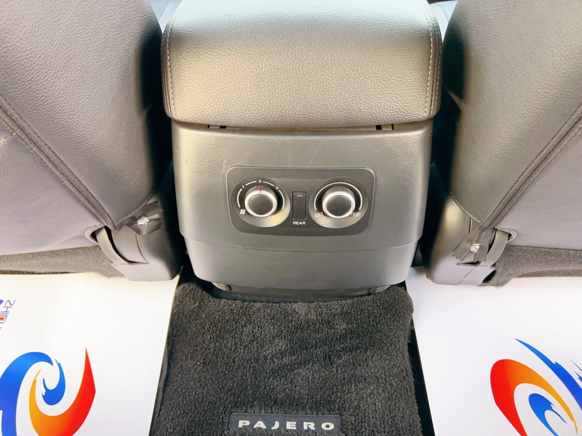 三菱 帕杰罗  2015款 3.0L 自动精英版 国V图片