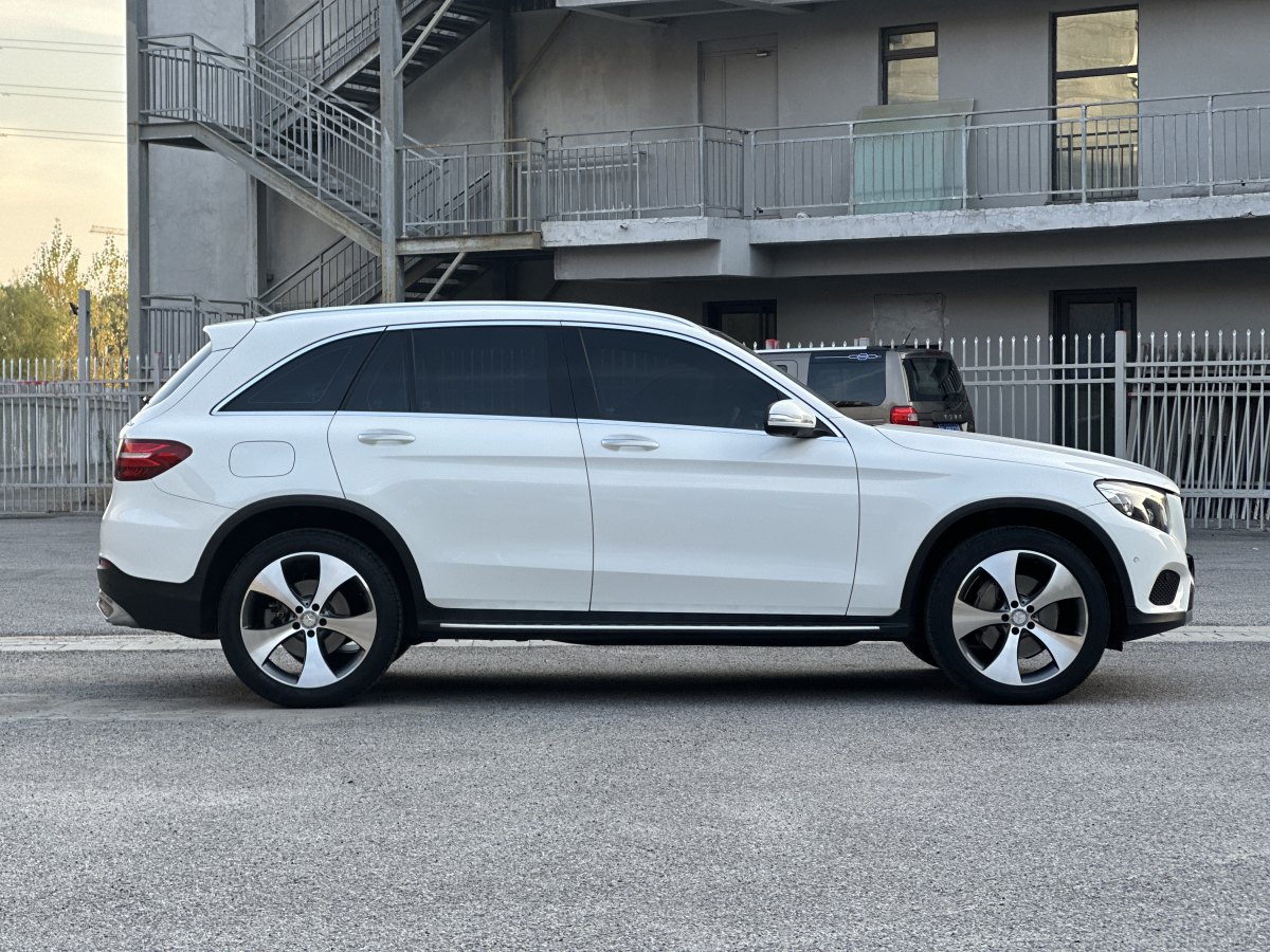 2016年3月奔馳 奔馳GLC  2016款 GLC 300 4MATIC 豪華型