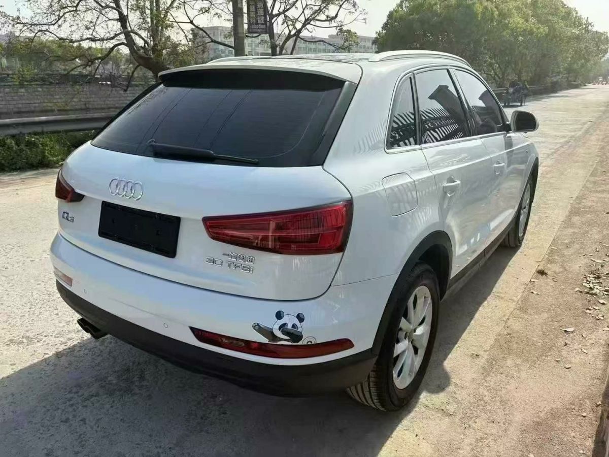 奧迪 奧迪Q3  2018款 30 TFSI 時(shí)尚型典藏版圖片