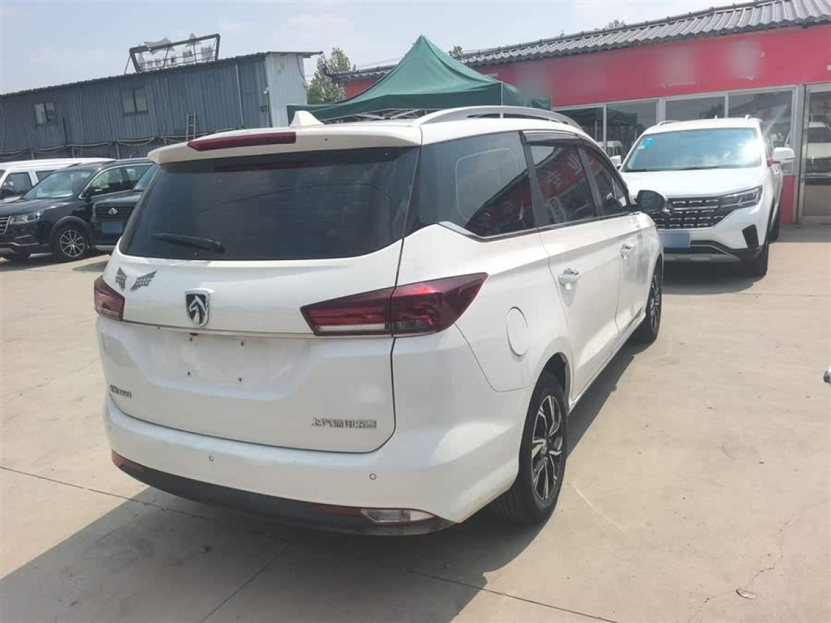 寶駿 360  2019款 改款 1.5L 手動(dòng)豪華型 國(guó)VI圖片
