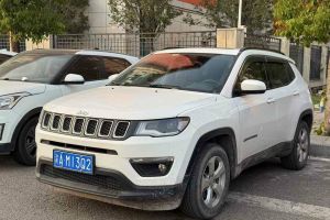 指南者 Jeep 220T 自動(dòng)四驅(qū)精英版