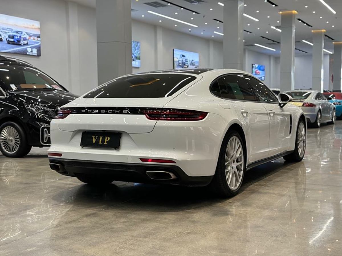 2018年7月保時(shí)捷 Panamera  2017款 Panamera 4 行政加長版 3.0T