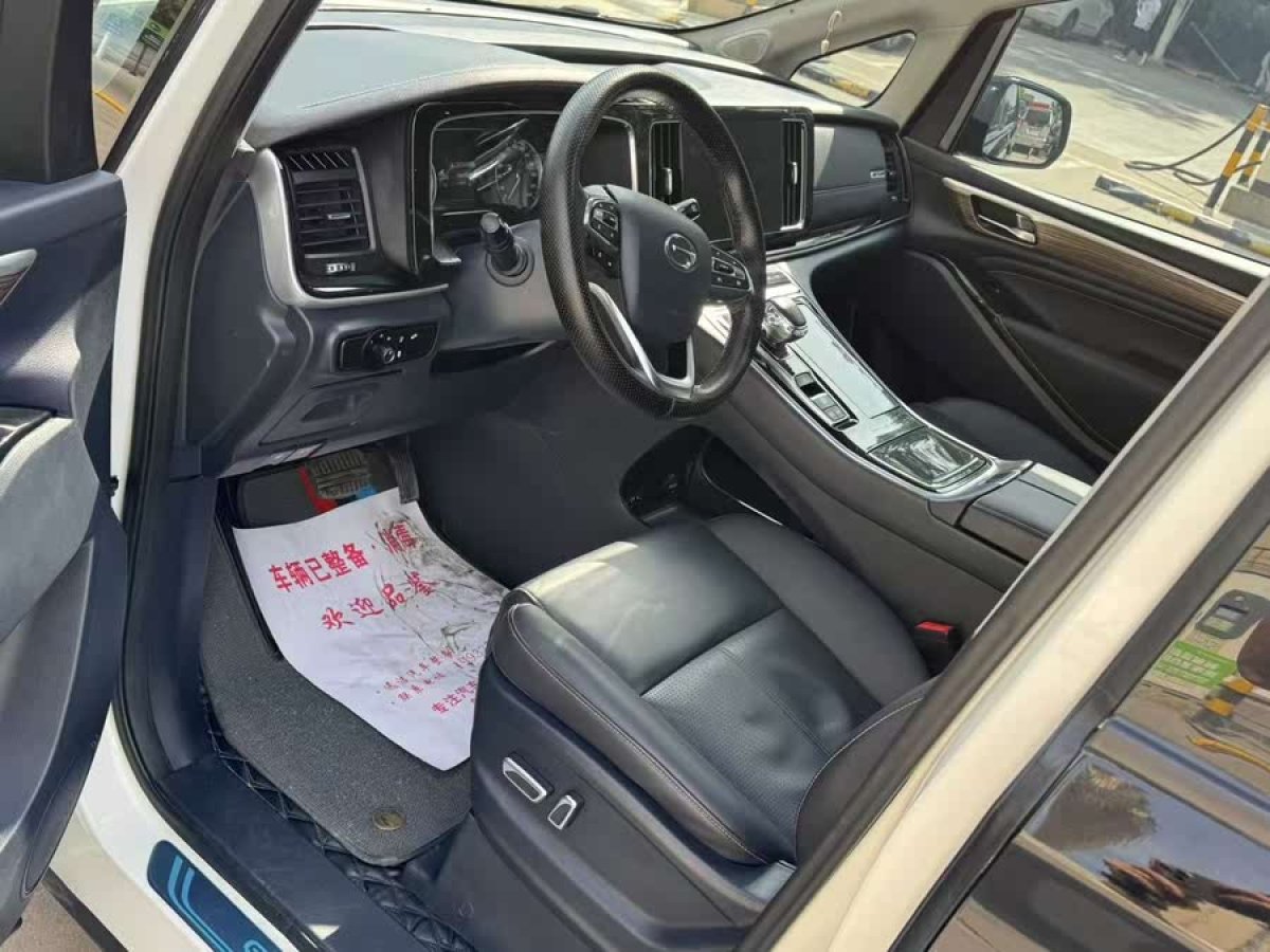 廣汽傳祺 M8  2024款 領(lǐng)秀系列 390T 尊享版圖片