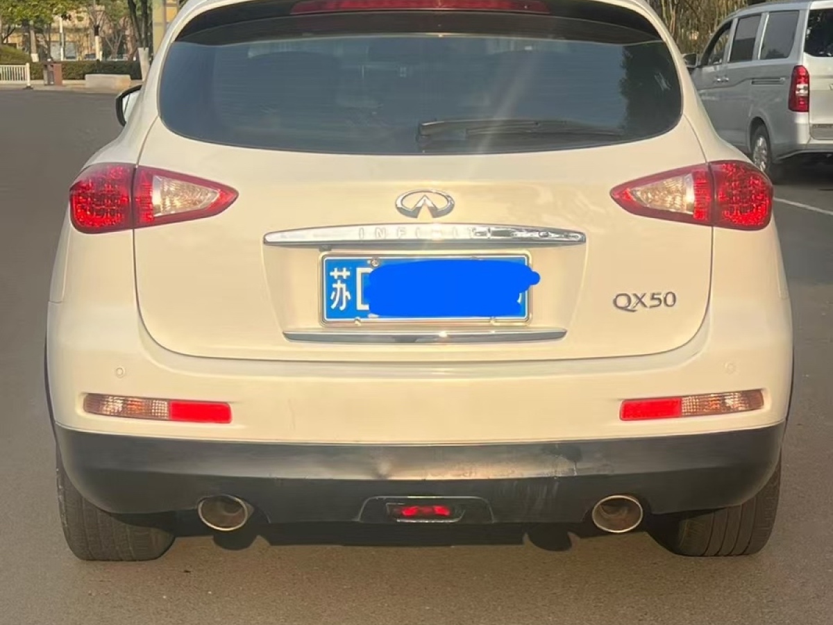 英菲尼迪 QX50  2013款 2.5L 兩驅(qū)優(yōu)雅版圖片