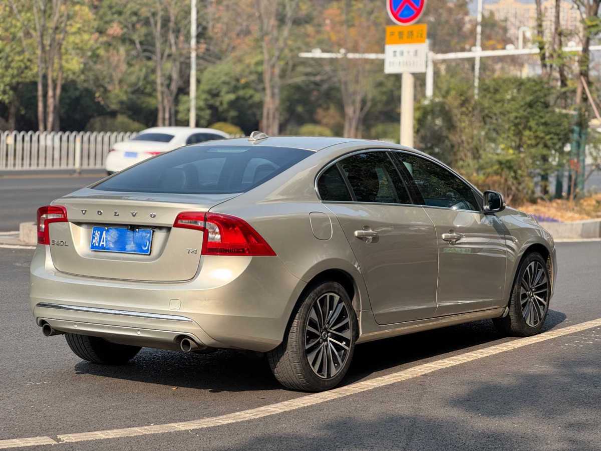 沃爾沃 S60L  2018款 T4 智遠(yuǎn)進(jìn)取版圖片