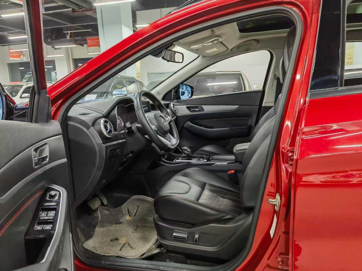 納智捷 優(yōu)6 SUV  2019款 1.6T 新創(chuàng)型圖片
