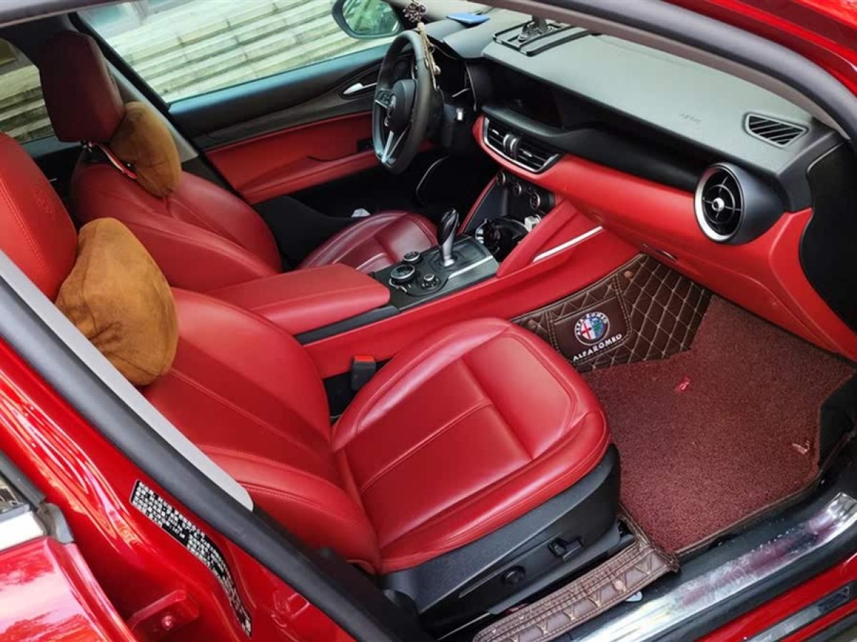 阿爾法·羅密歐 Stelvio  2017款 2.0T 200HP 豪華版圖片