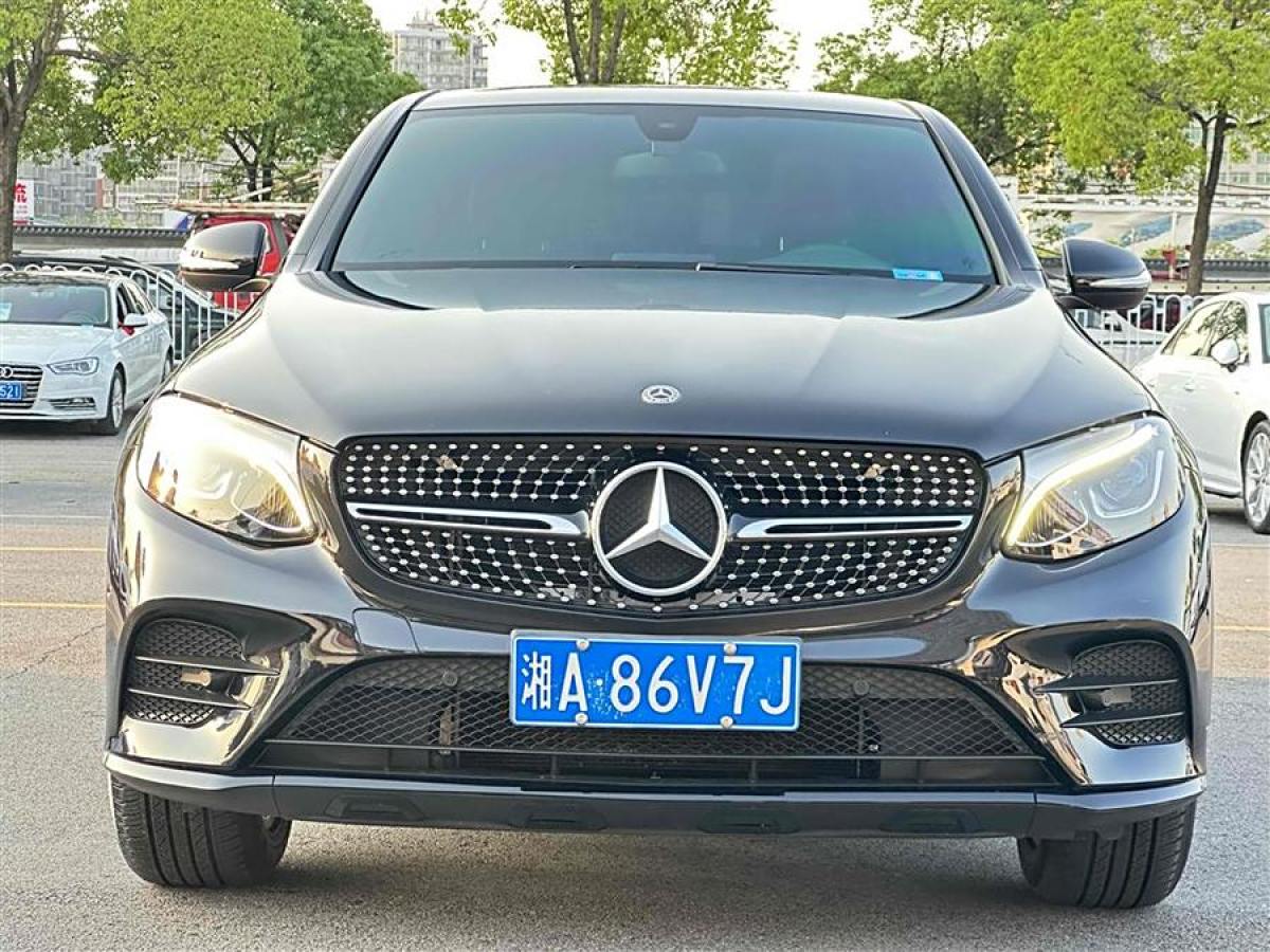 奔驰 奔驰GLC  2023款 GLC 300 4MATIC 轿跑SUV图片