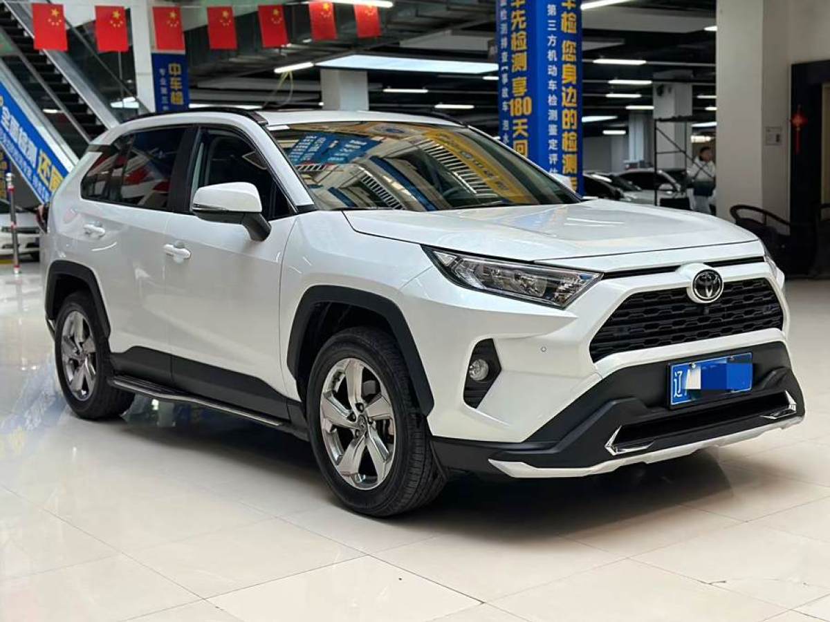 2022年11月豐田 RAV4榮放  2022款 2.0L CVT兩驅(qū)風(fēng)尚Plus版