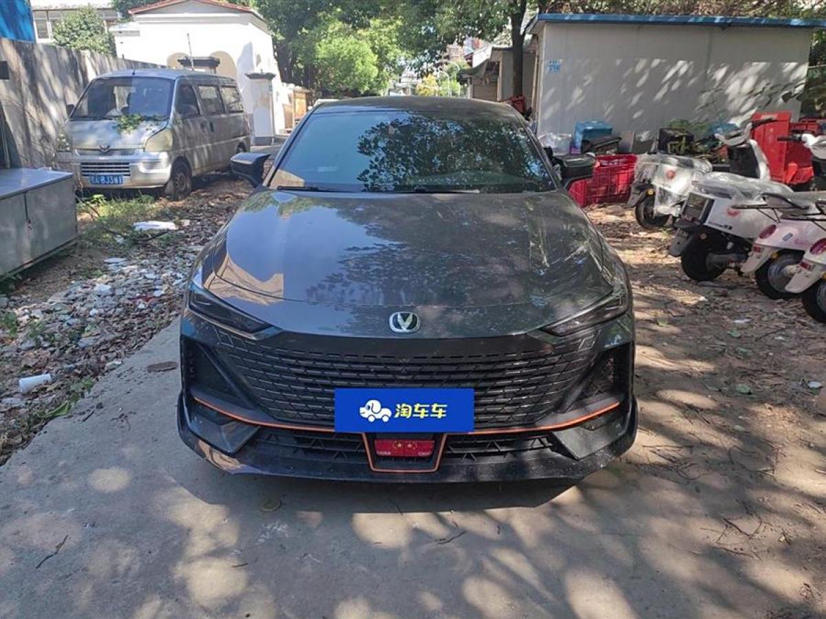 長(zhǎng)安 長(zhǎng)安UNI-V  2022款 1.5T 運(yùn)動(dòng)版圖片