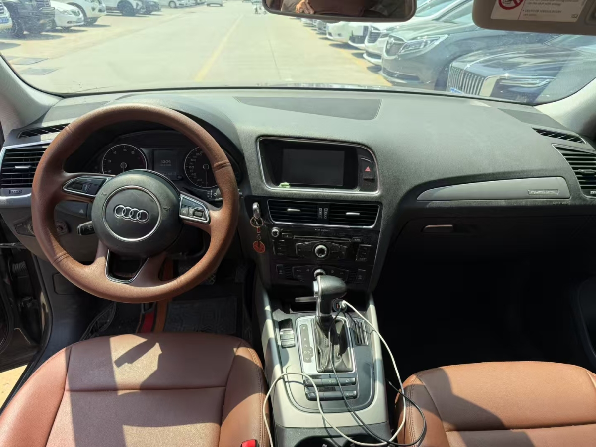 奧迪 奧迪Q5  2015款 40 TFSI 進(jìn)取型圖片