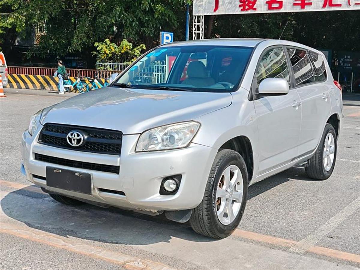 2013年5月豐田 RAV4榮放  2011款 2.0L 自動(dòng)經(jīng)典版