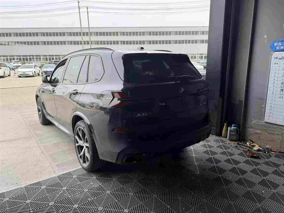 寶馬 寶馬X5  2023款 xDrive 30Li 尊享型M運動曜夜套裝圖片