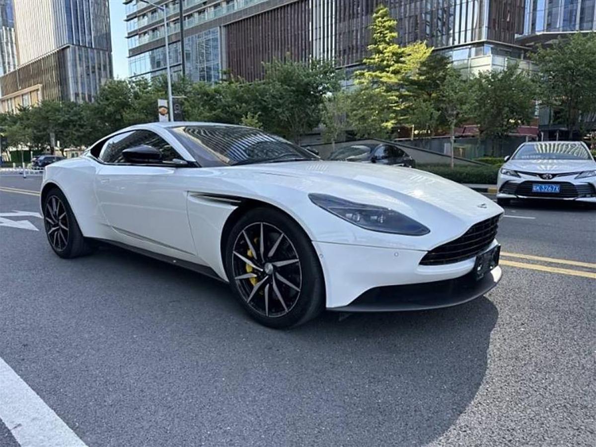 2019年10月阿斯頓·馬丁 阿斯頓?馬丁DB11  2019款 4.0T V8 Coupe