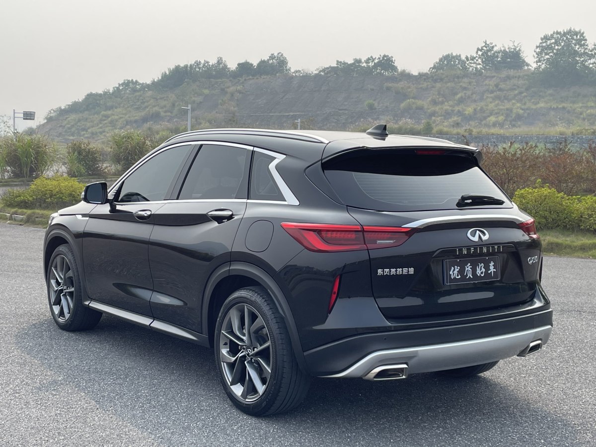 2022年7月英菲尼迪 QX50  2022款 2.0T 兩驅(qū)時(shí)尚版