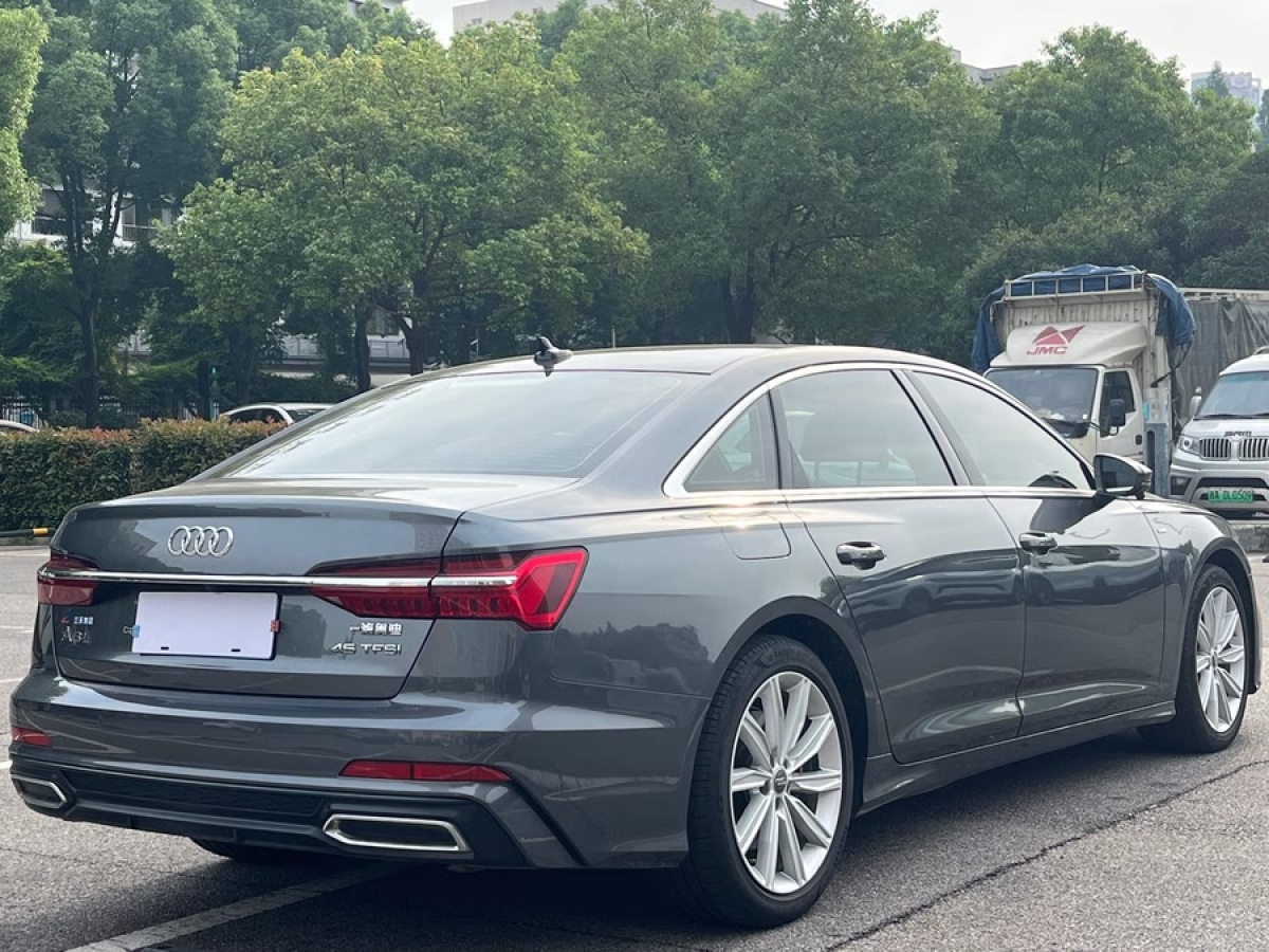 奧迪 奧迪A6L  2022款 45 TFSI 臻選致雅型圖片