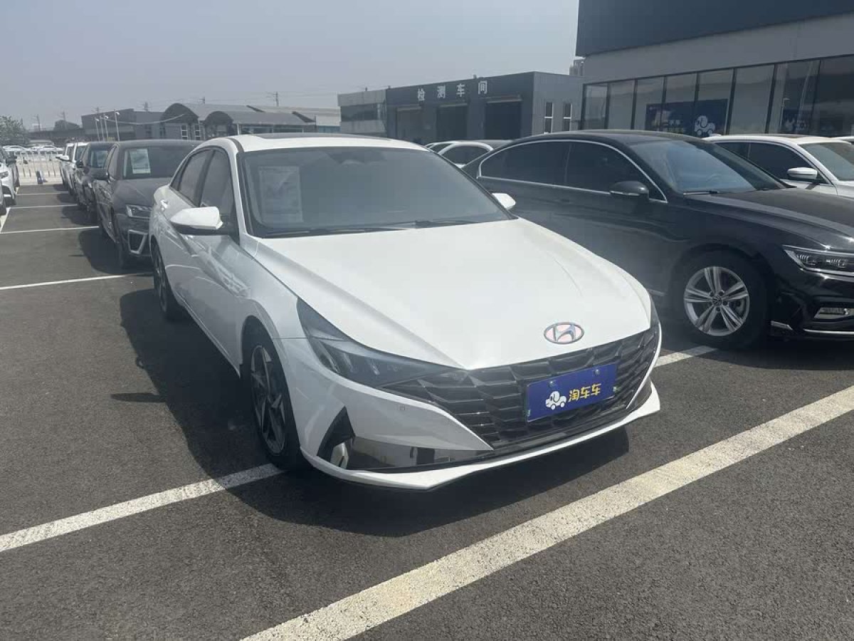 現(xiàn)代 伊蘭特  2022款 1.5L CVT LUX尊貴版圖片