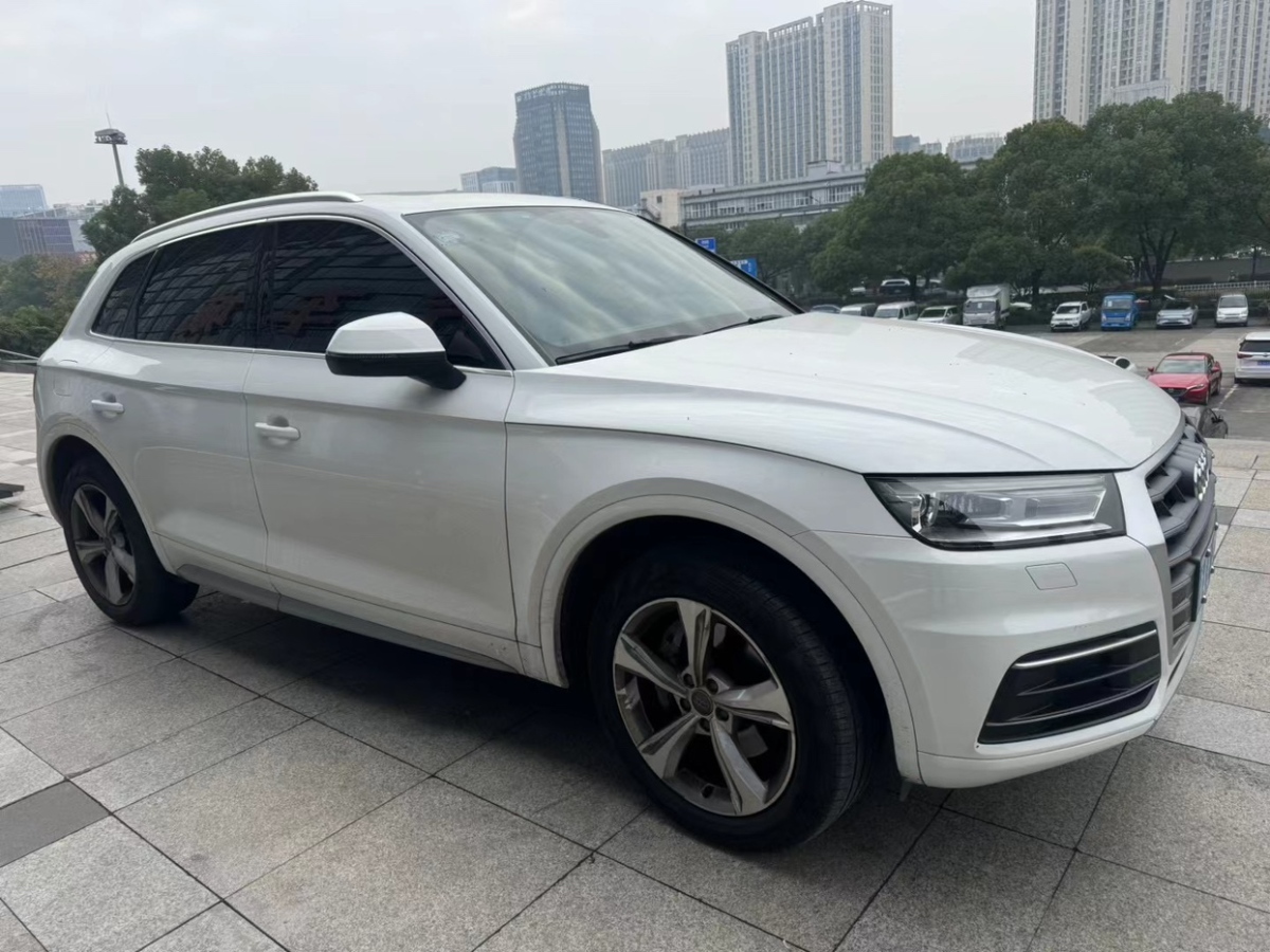 奧迪 奧迪Q5L  2018款 40 TFSI 榮享進取型圖片