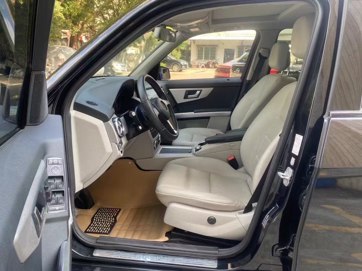 奔馳 奔馳GLK級(jí)  2014款 GLK 260 4MATIC 動(dòng)感型圖片