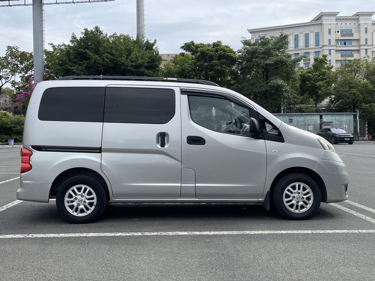 日产 NV200  2014款 1.6L CVT豪华型 国IV图片