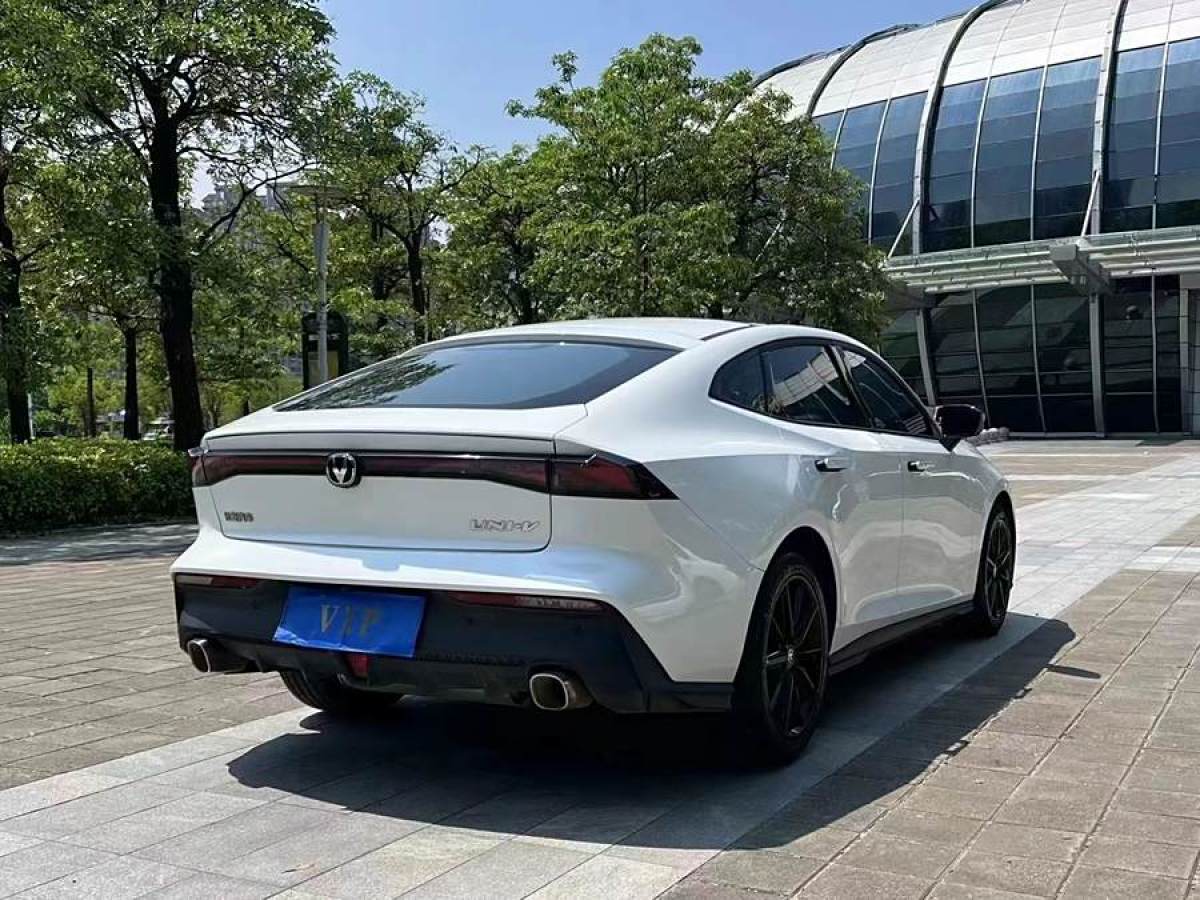 長(zhǎng)安 長(zhǎng)安UNI-V  2022款 1.5T 尊貴型圖片