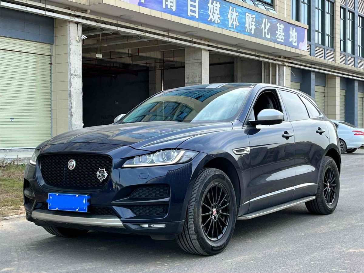 捷豹 F-PACE  2016款 2.0T 兩驅(qū)都市尊享版圖片