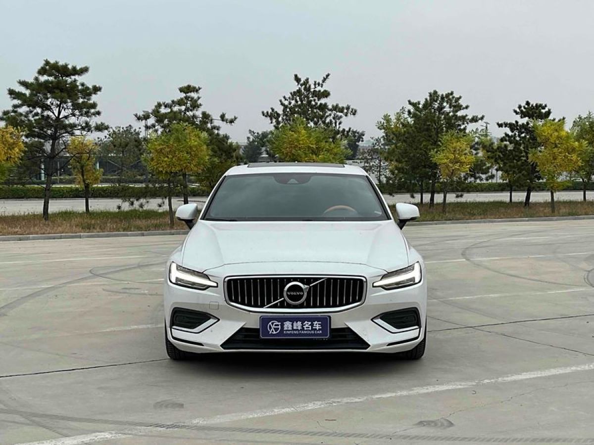 沃爾沃 S60L  2022款 B4 智逸豪華版圖片