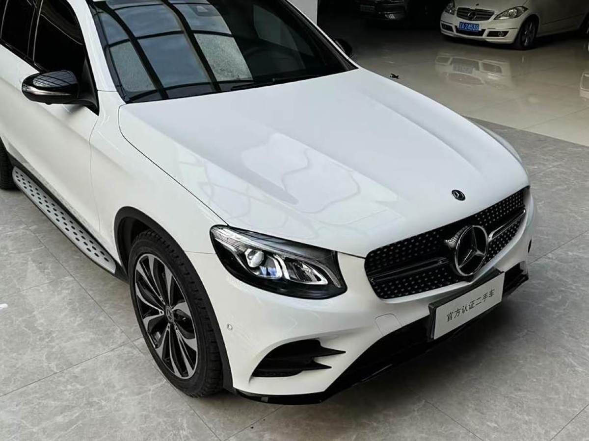 奔馳 奔馳GLC  2022款 改款 GLC 260 4MATIC 轎跑SUV圖片