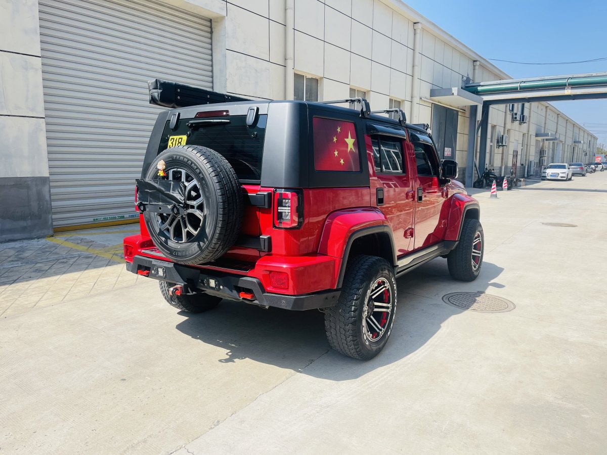 北京 BJ40  2020款 2.0T 自動四驅(qū)城市獵人版至尊型圖片