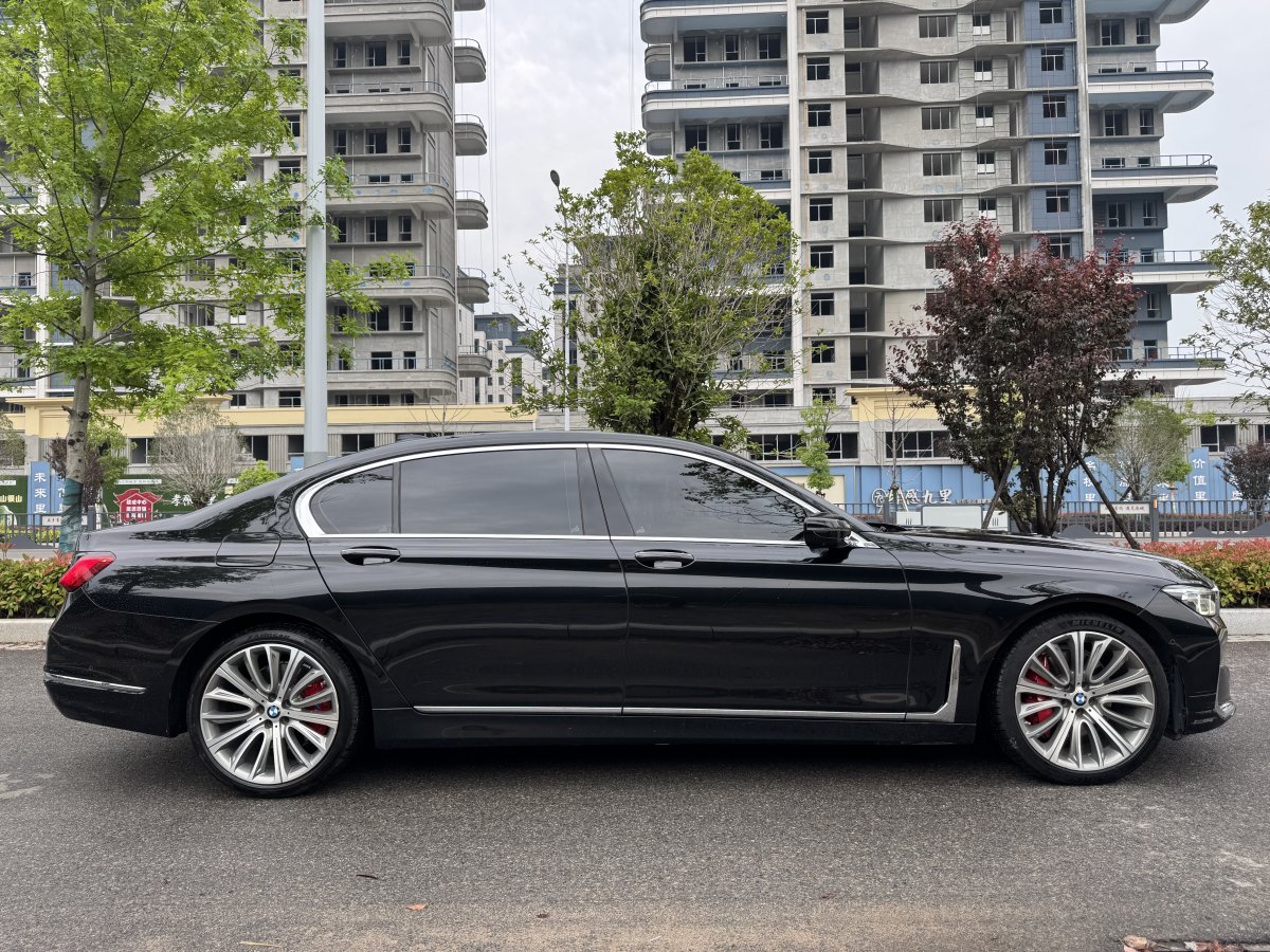 寶馬 寶馬7系  2023款 740Li 領(lǐng)先型 豪華套裝圖片