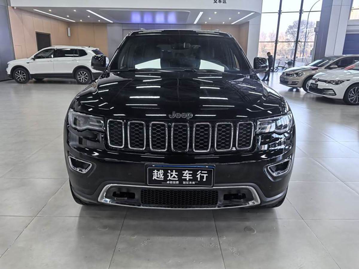 Jeep 大切諾基  2020款 3.0L 精英導(dǎo)航版圖片