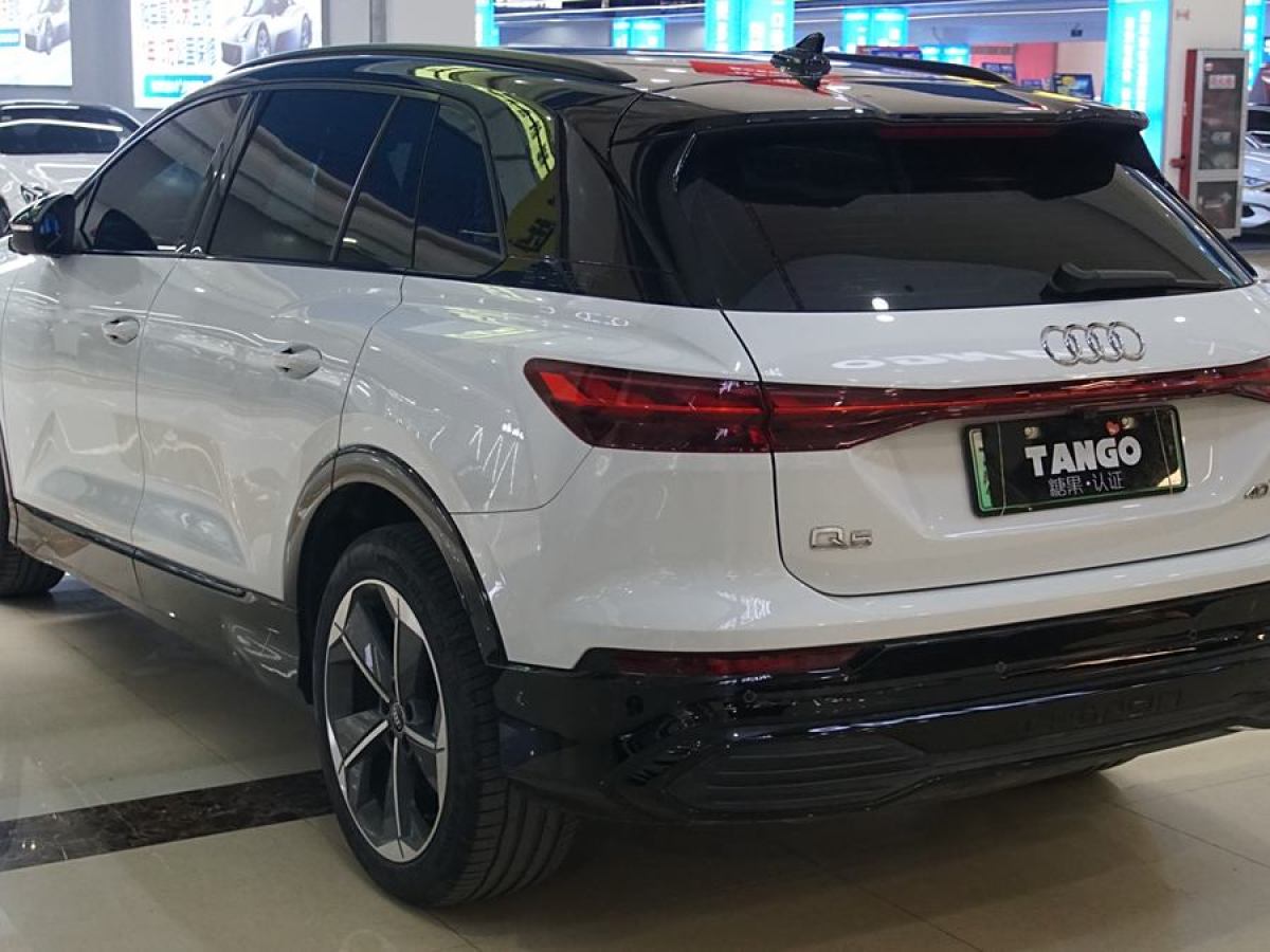 奧迪 奧迪Q5 e-tron  2022款 40 e-tron 星耀型 錦衣套裝圖片