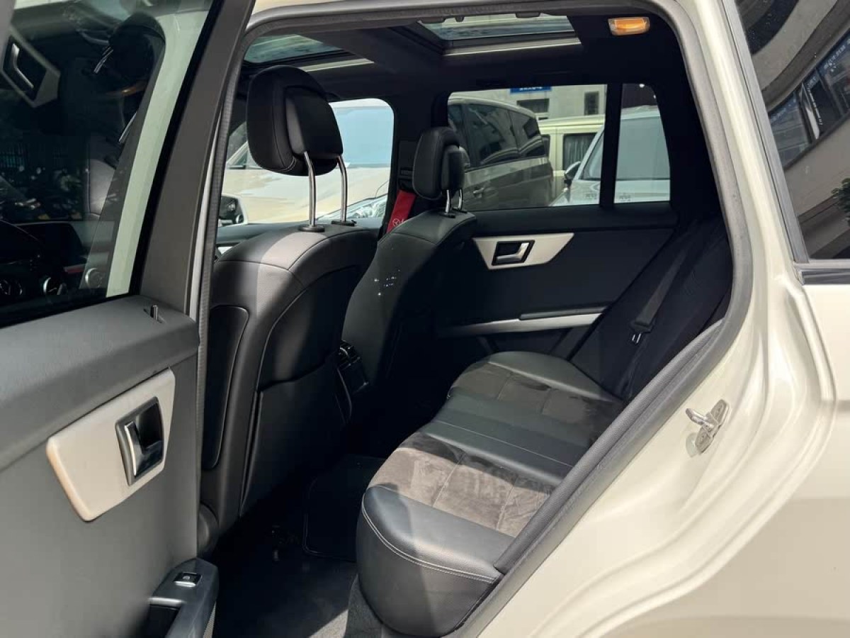 奔馳 奔馳GLK級(jí)  2015款 GLK 300 4MATIC 時(shí)尚型 極致版圖片
