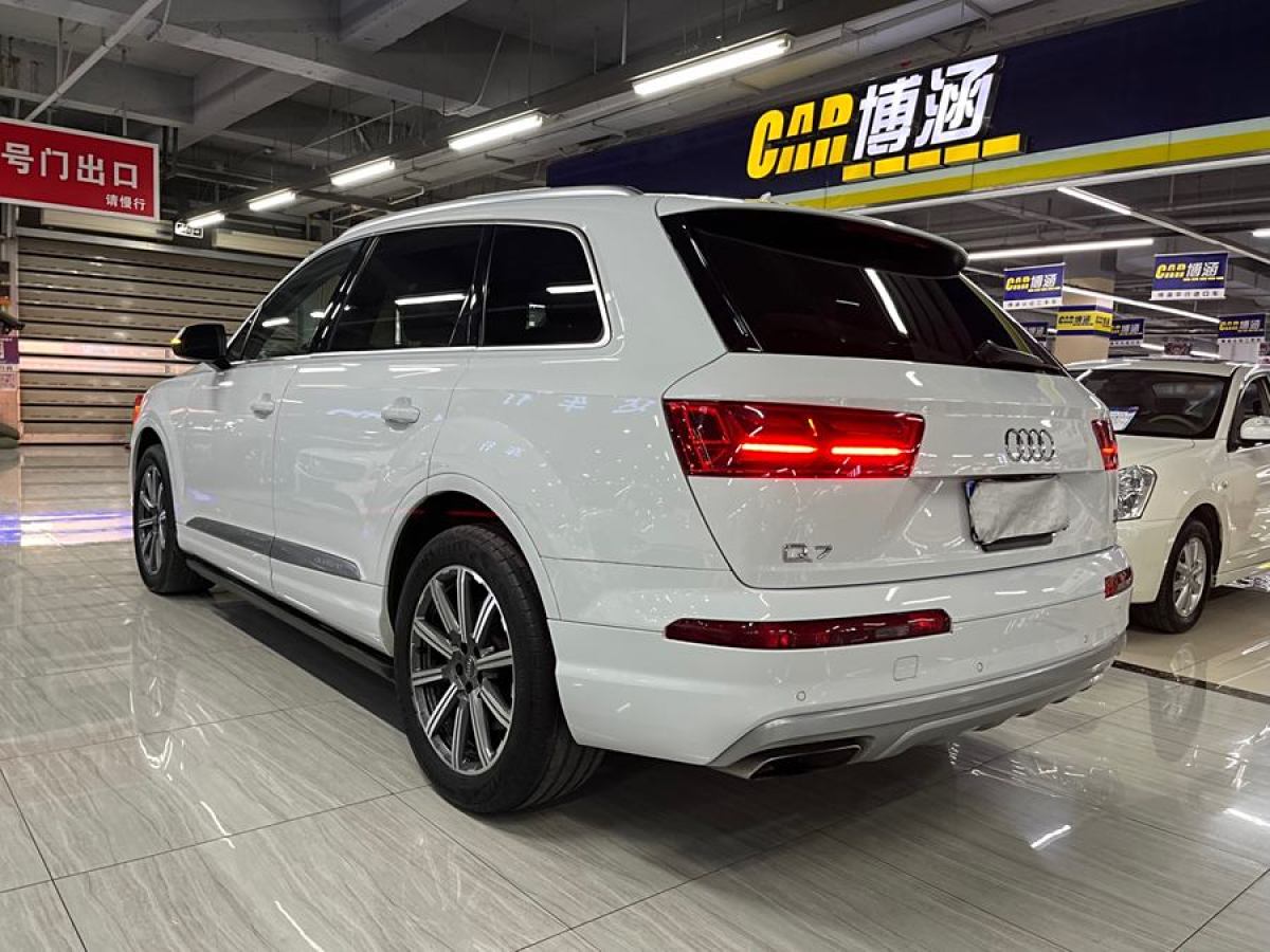 2018年4月奧迪 奧迪Q7  2018款 45 TFSI S line運(yùn)動(dòng)型