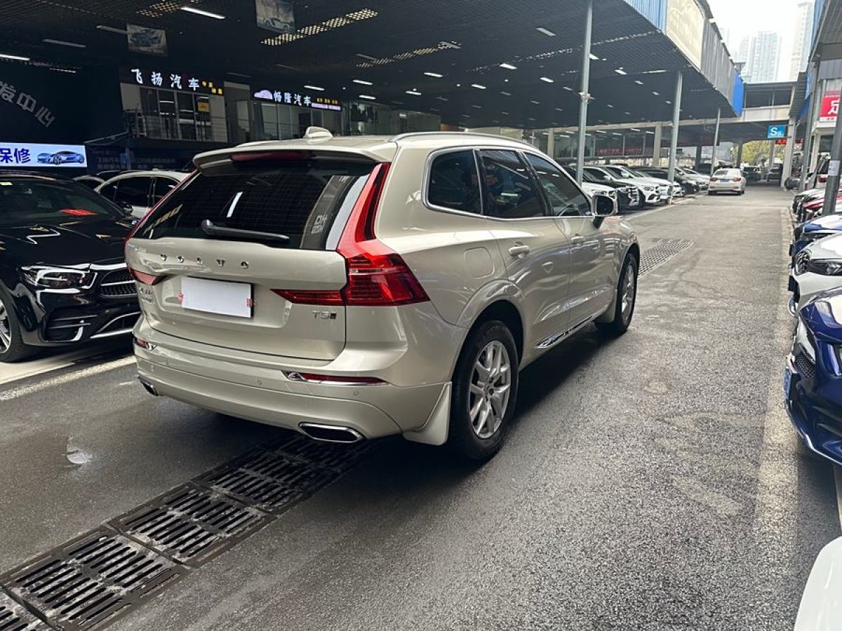 沃爾沃 XC60  2021款 T5 四驅(qū)智逸豪華版圖片