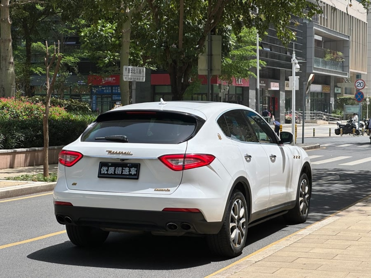 瑪莎拉蒂 Levante  2019款 3.0T 350Hp 標(biāo)準(zhǔn)版 國(guó)VI圖片