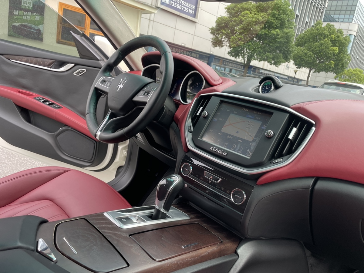 瑪莎拉蒂 Ghibli  2014款 3.0T 標(biāo)準(zhǔn)版圖片