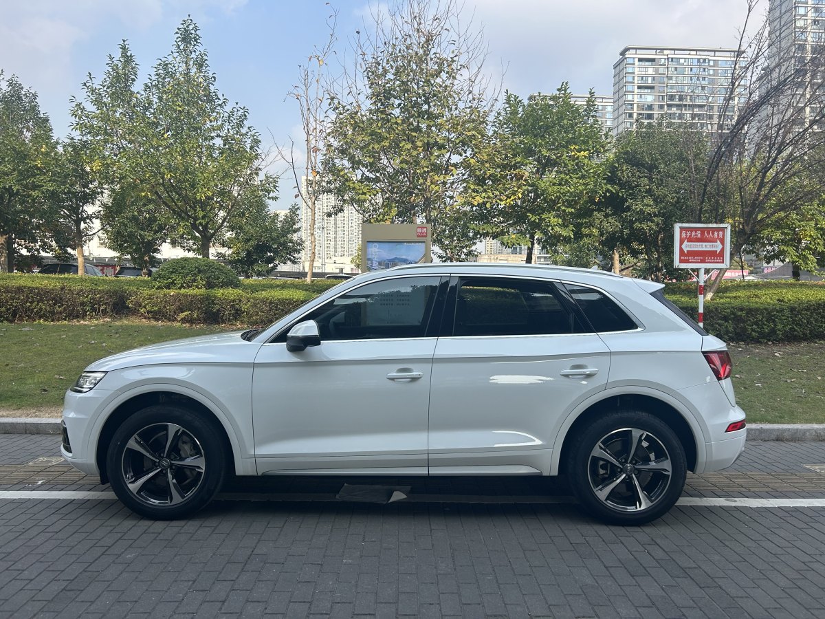 奧迪 奧迪Q5L  2020款 改款 40 TFSI 榮享進(jìn)取型圖片