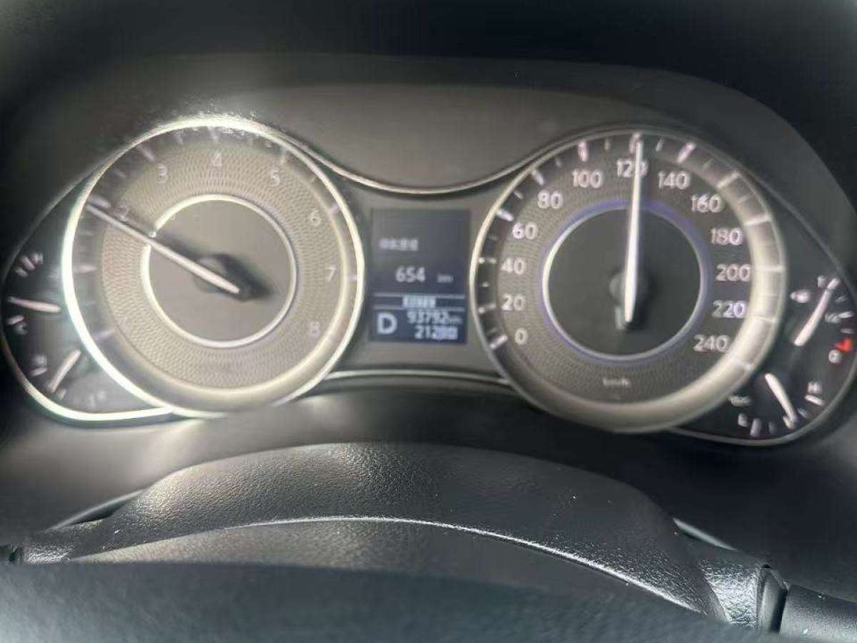 2013年6月英菲尼迪 QX80  2013款 5.6L 4WD