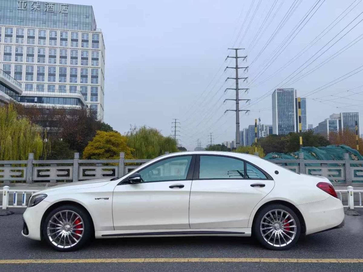 奔馳 奔馳C級(jí)AMG  2015款 AMG C 63 S圖片