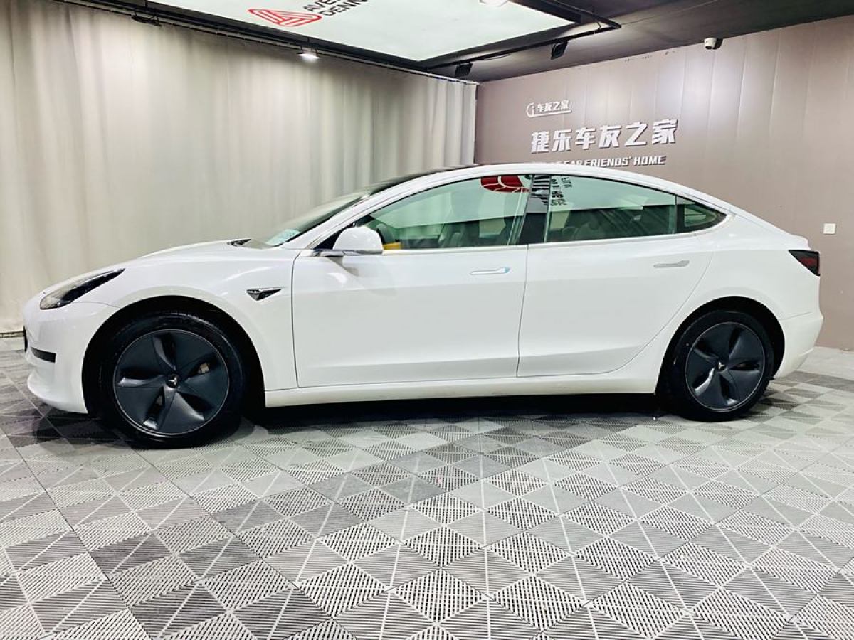 2020年9月特斯拉 Model 3  2020款 改款 標(biāo)準(zhǔn)續(xù)航后驅(qū)升級版