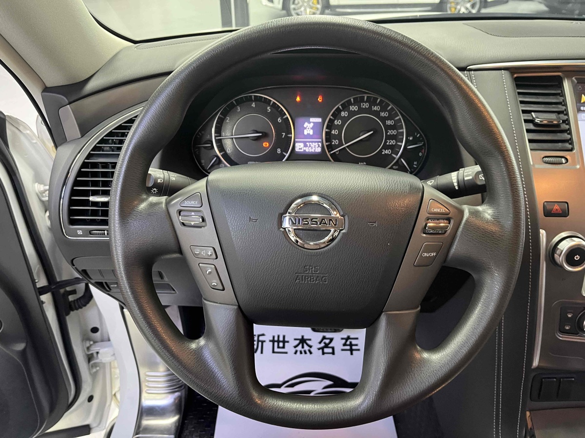 日產(chǎn) 途樂  2018款 4.0L 鉑金型圖片