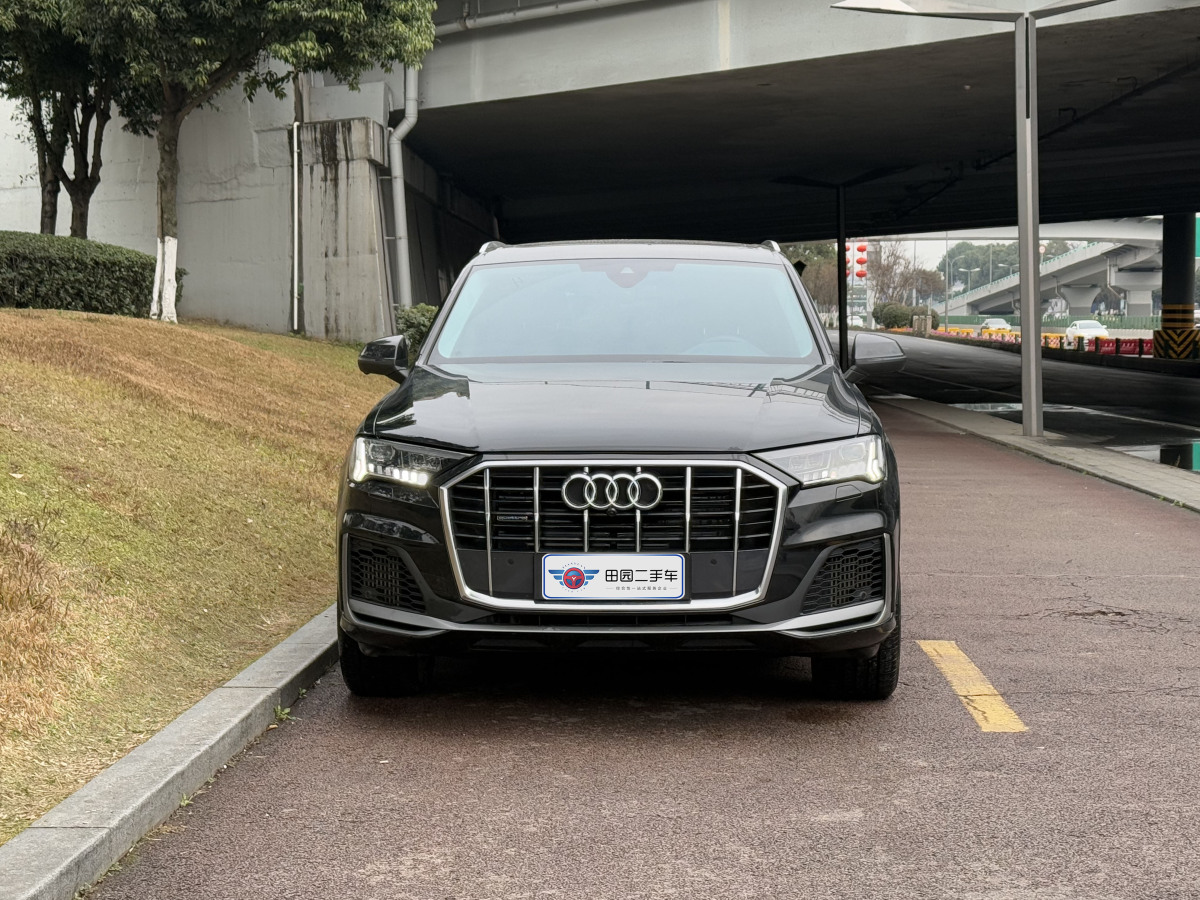 奧迪 奧迪Q7  2023款 55 TFSI quattro S line運(yùn)動(dòng)型圖片