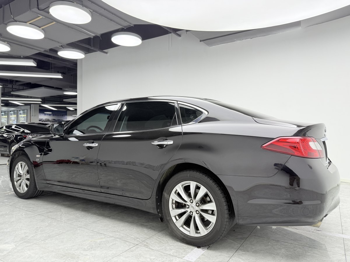 英菲尼迪 Q70  2015款 Q70L 2.5L 豪華版圖片