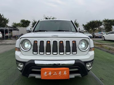 2015年2月 Jeep 自由客(進(jìn)口) 2.0L 運(yùn)動增強(qiáng)版圖片