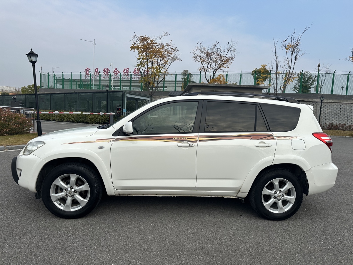 豐田 RAV4榮放  2010款 2.4L 自動豪華升級版圖片